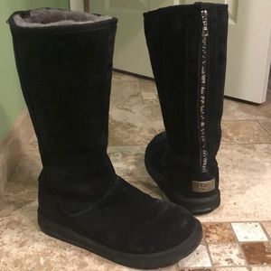 💕Black uggs with zipper 👍make an offer